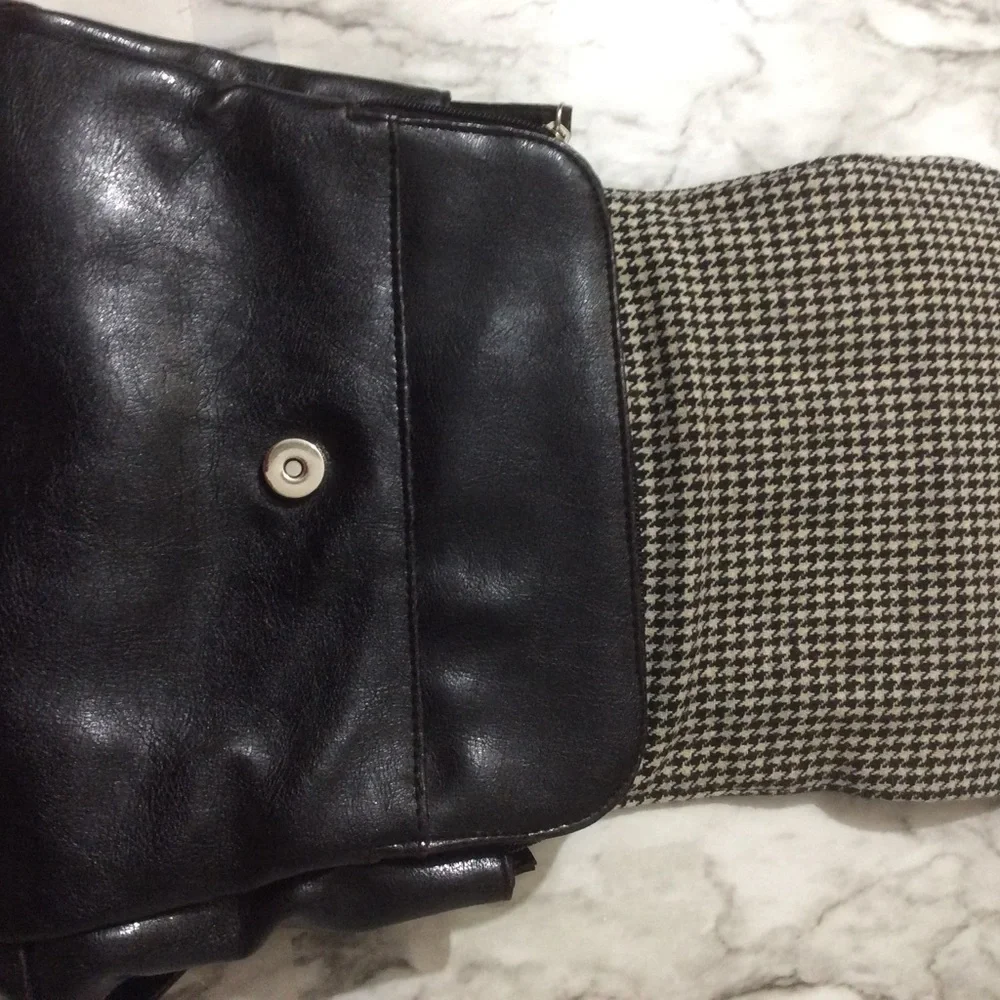 Fashion Express Crossbody/Back Pack/Bag Black w/ B Initial Personalized … - Picture 6 of 6